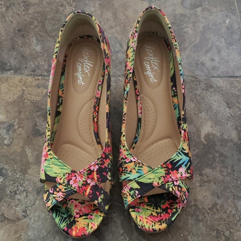 Dexflex Fliral Wedge Heels